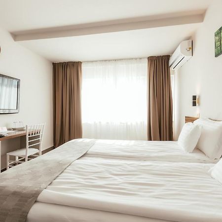 Riviera By Queens Hotel And Resort Gura Vaii Экстерьер фото