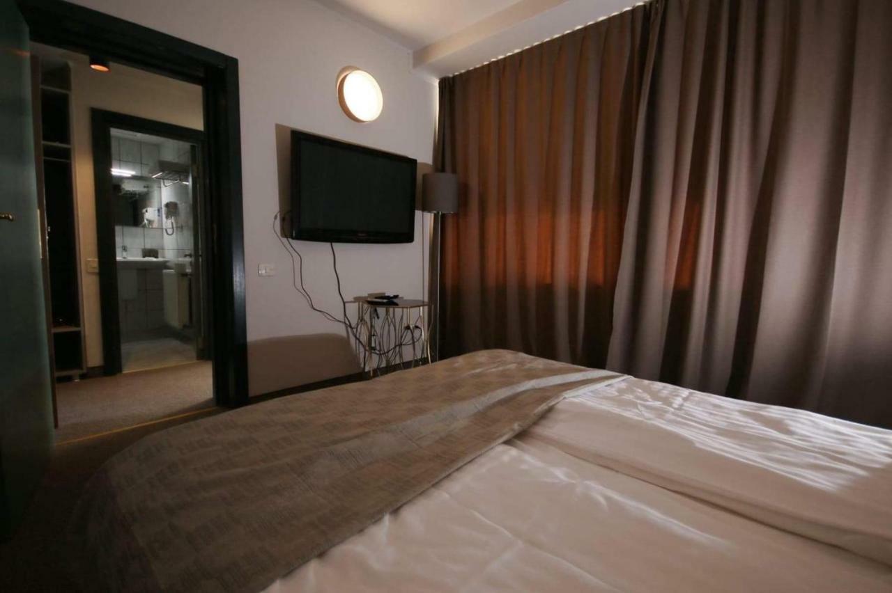 Riviera By Queens Hotel And Resort Gura Vaii Экстерьер фото
