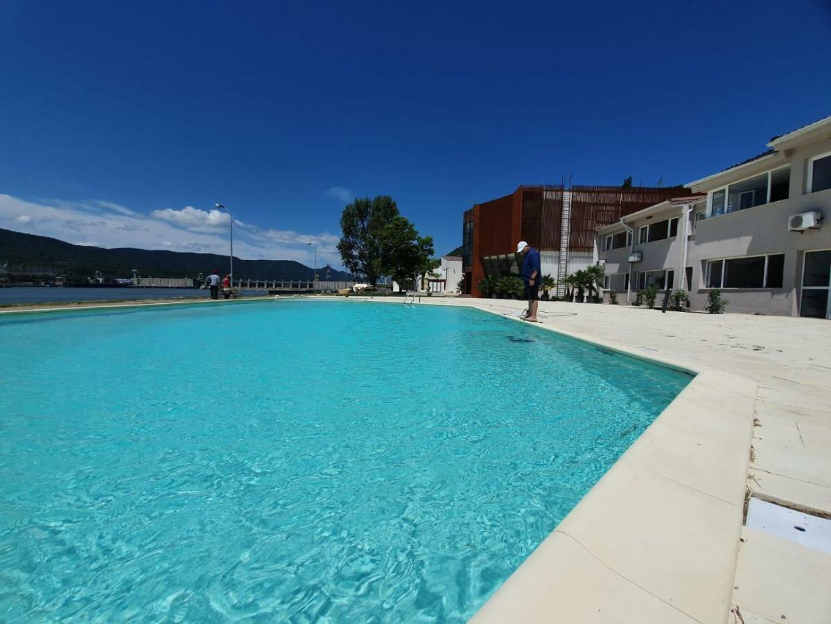 Riviera By Queens Hotel And Resort Gura Vaii Экстерьер фото