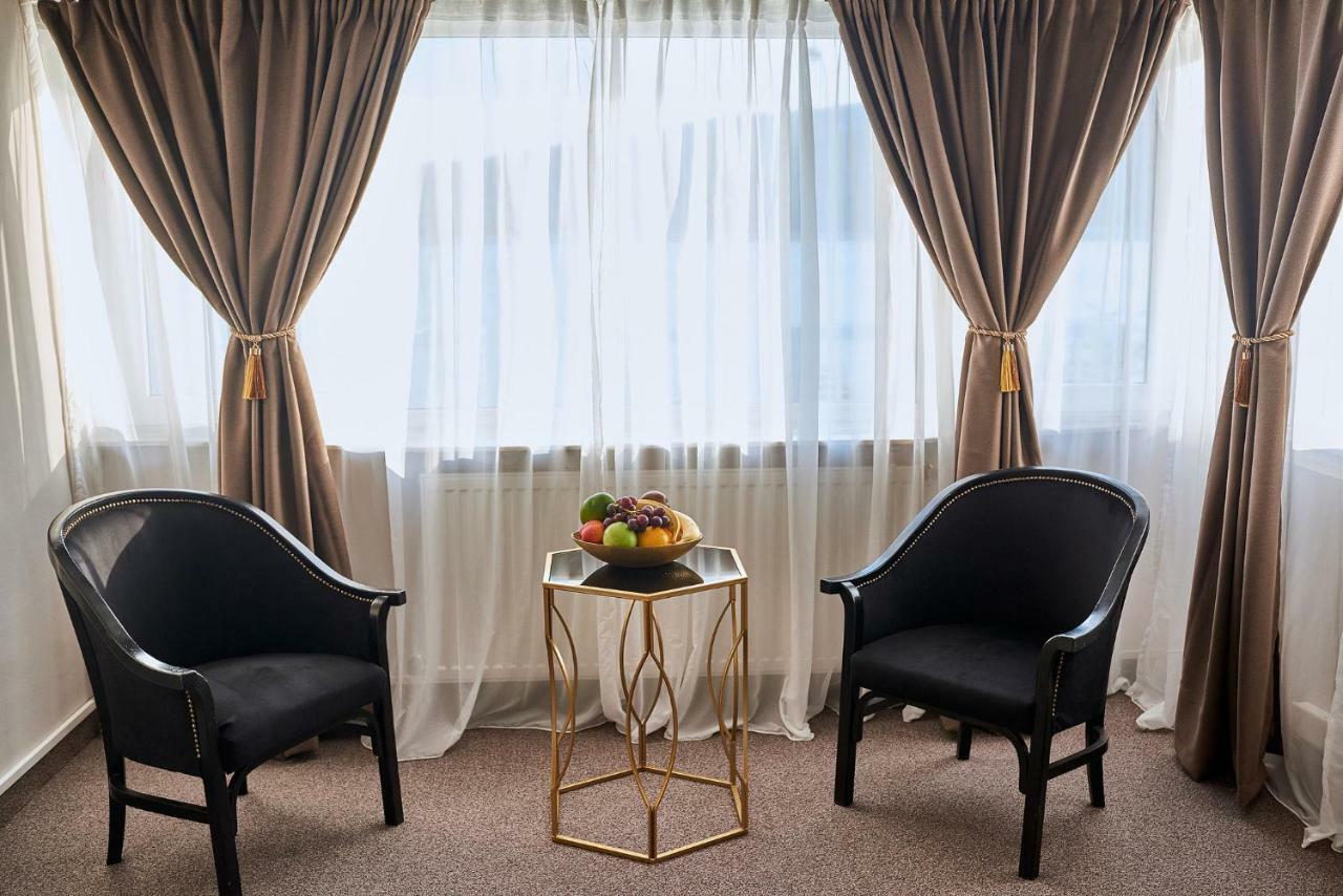 Riviera By Queens Hotel And Resort Gura Vaii Экстерьер фото