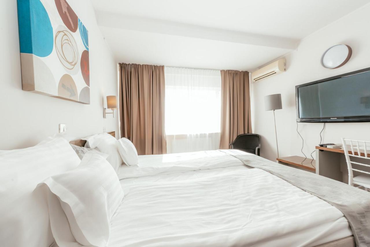 Riviera By Queens Hotel And Resort Gura Vaii Экстерьер фото