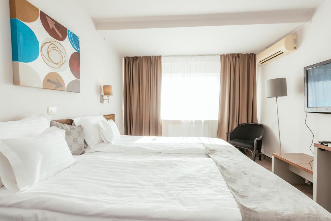 Riviera By Queens Hotel And Resort Gura Vaii Экстерьер фото