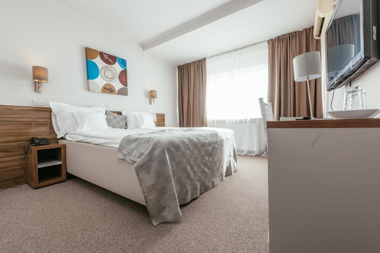 Riviera By Queens Hotel And Resort Gura Vaii Экстерьер фото