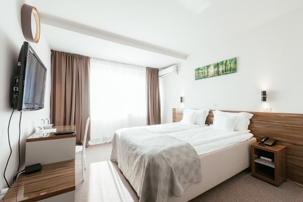 Riviera By Queens Hotel And Resort Gura Vaii Экстерьер фото