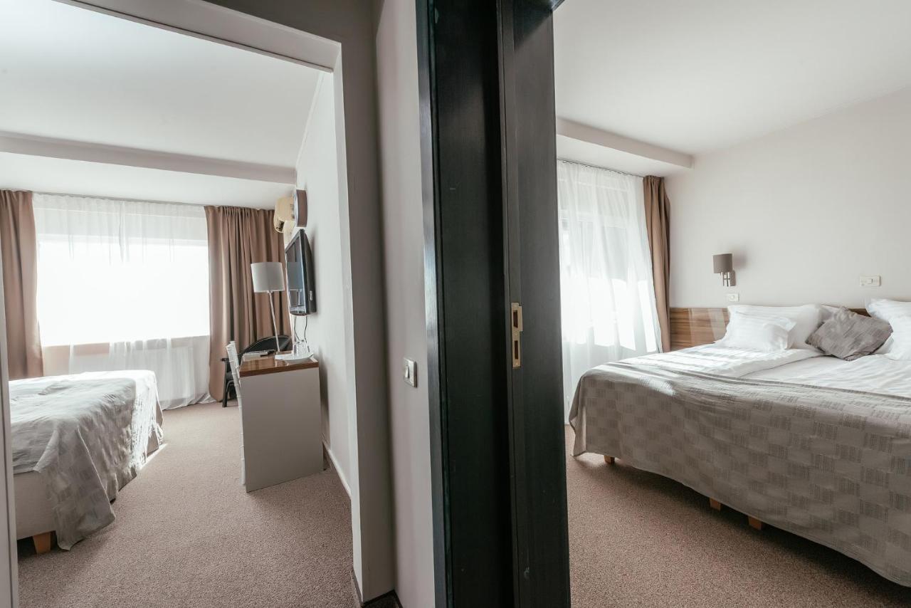 Riviera By Queens Hotel And Resort Gura Vaii Экстерьер фото